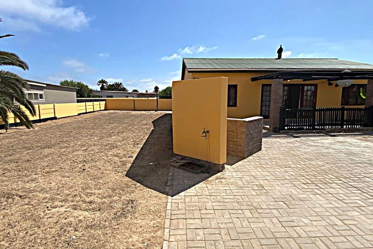 Dive Into Coastal Bargain: Your Henties Bay Dream Home Awaits! - Photo 3