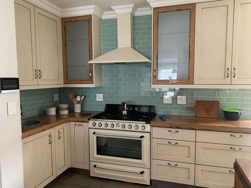 Location! Location! Location! - Photo 7