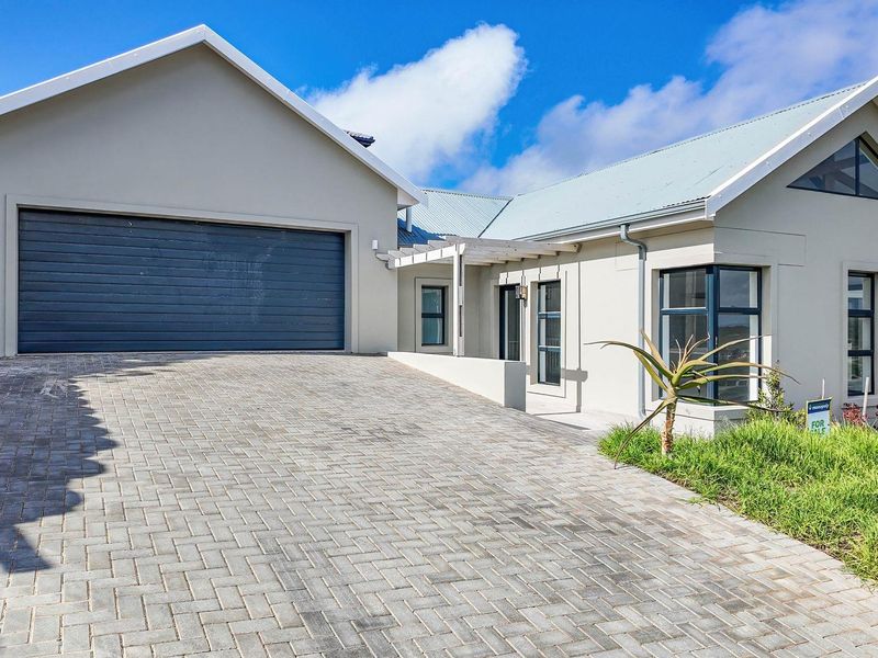 Modern Coastal Masterpiece in Seemeeupark, Mossel Bay - Photo 10