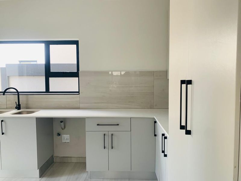 Wildlife meets everyday living - Photo 6