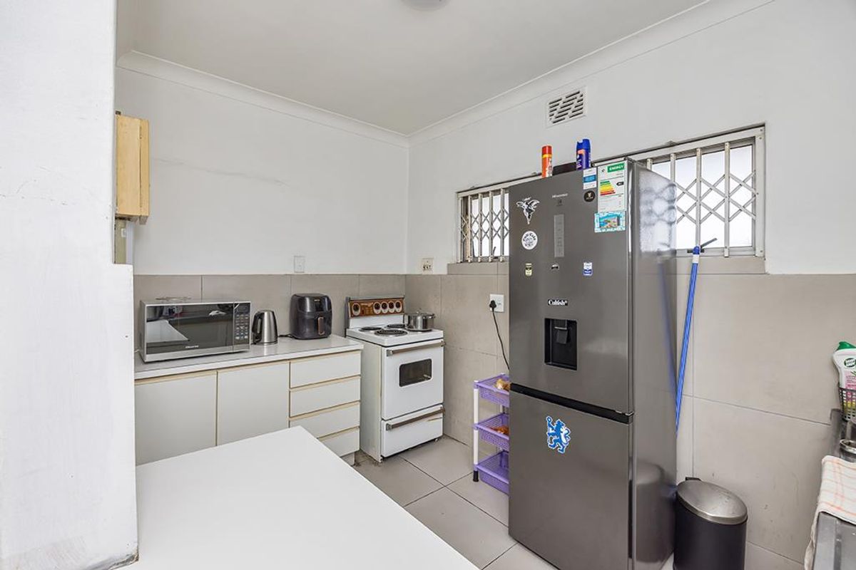 Modern 1 Bedroom Apartment with Balcony in Glenlily Parow - Photo 4
