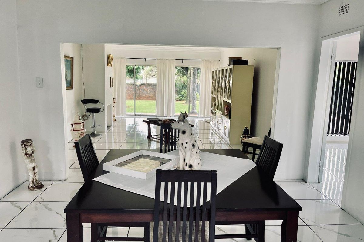 Beautiful 3 Bedroom Family Home in Parkrand - Photo 5