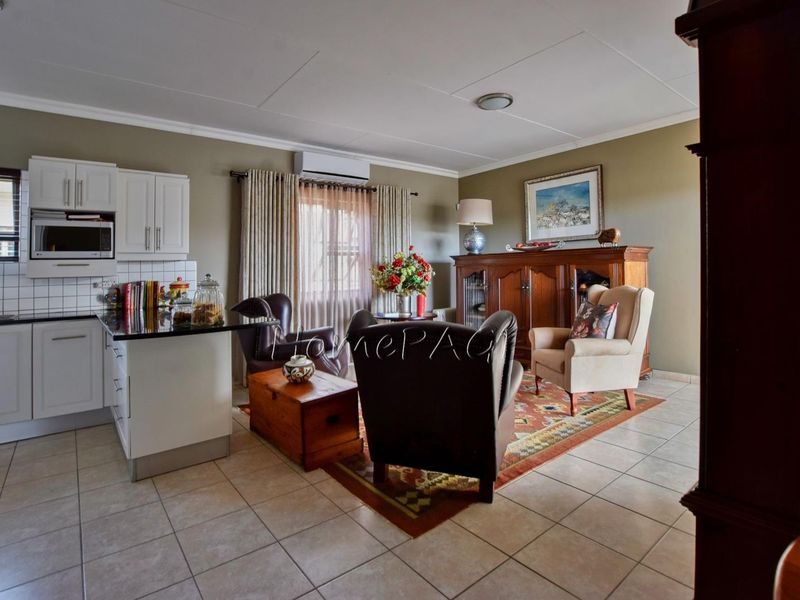 Otjiwarongo, Ext 5, BEAUTIFUL Townhouse is for Sale - Photo 9