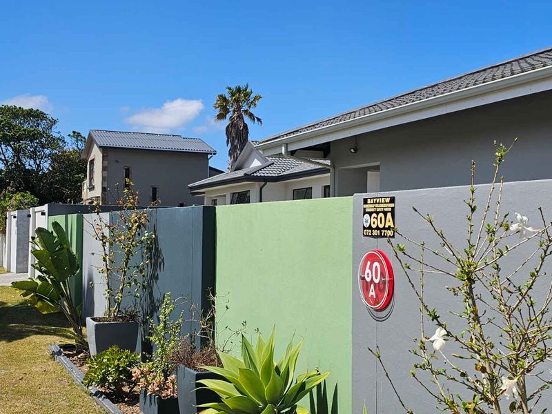 Bayview beauty: Privacy, security, and style combined! - Photo 3