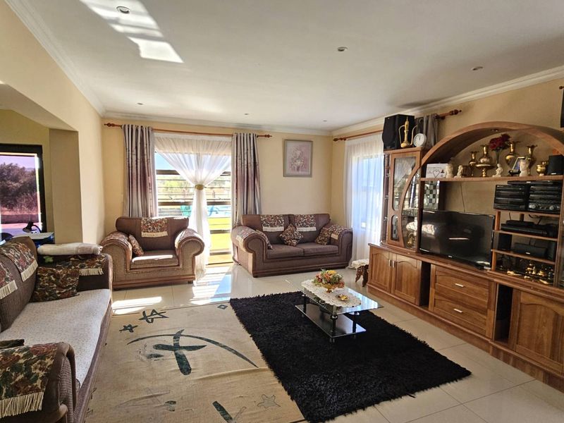 Modern 3 Bedroom Family Home in La Camargue Country Estate - Photo 5