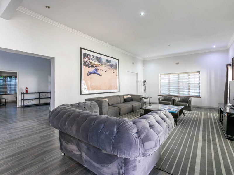 HOME IN THE HEART OF ROSEBANK - Photo 4