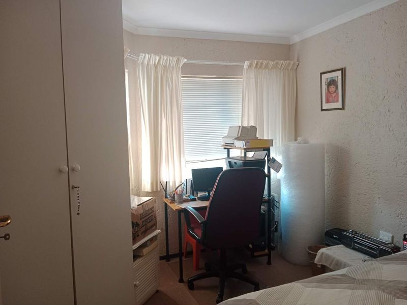Spacious, Secure and Perfectly Located! - Photo 10