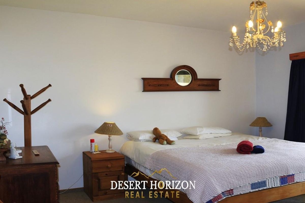 Swakopmund, Vogelstrand | Flexible living: 2 kitchens, perfect for Airbnb or multi-gen families - Photo 4