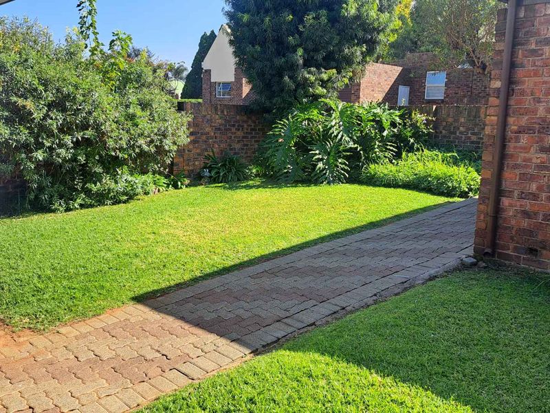 2 bedroom simplex to let in Sashann, Oakdene - Photo 3