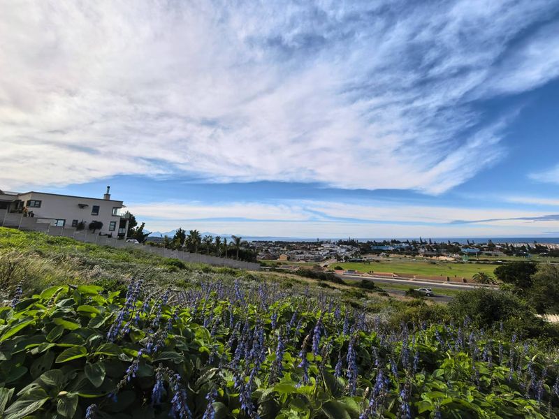 Vacant land in Hartenbos - ready for your custom build - Photo 3