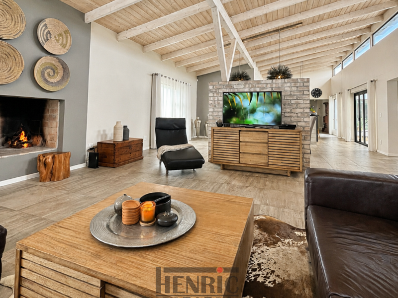 Truly one of the most stylish, elegant, and practical homes in Kramersdorf - Photo 9