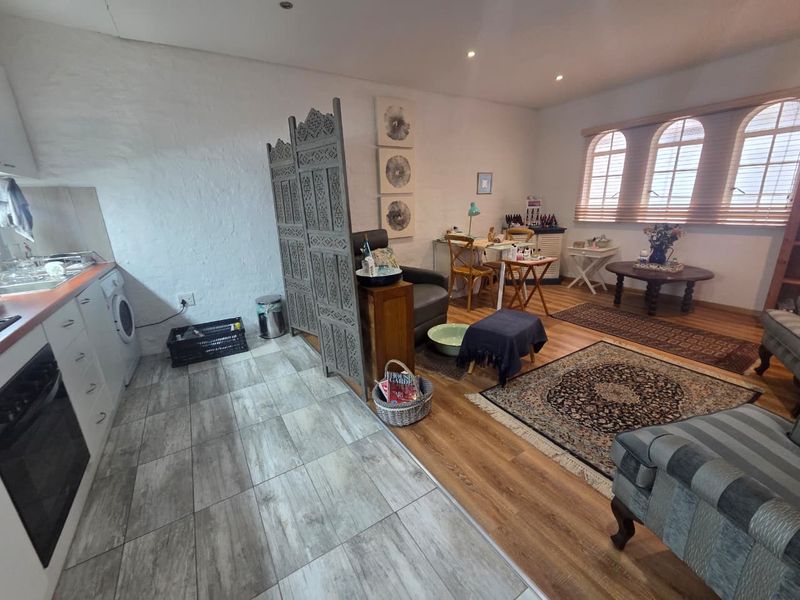 Modern Garden Cottage in Prime Robindale Location – Ideal for a Single Professional - Photo 7