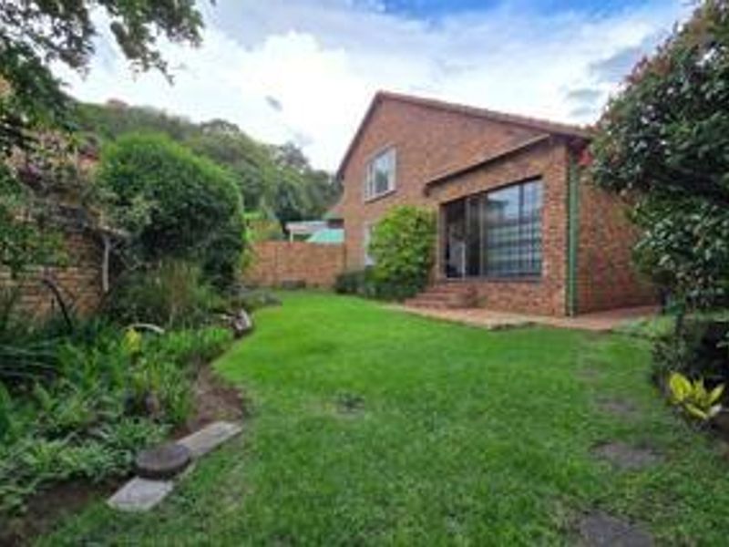 A modern and pet friendly unit - Photo 2