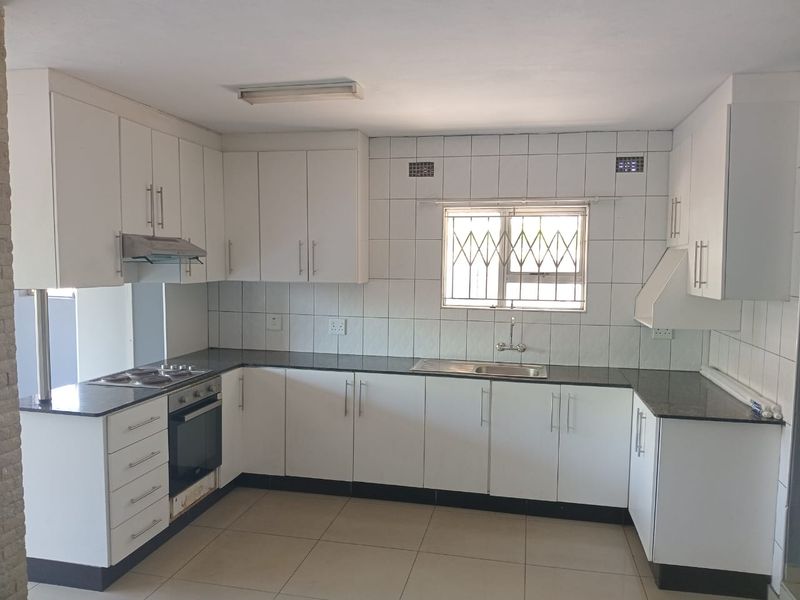 3 Bedroom Rental Property in Richards Bay Central - Photo 5