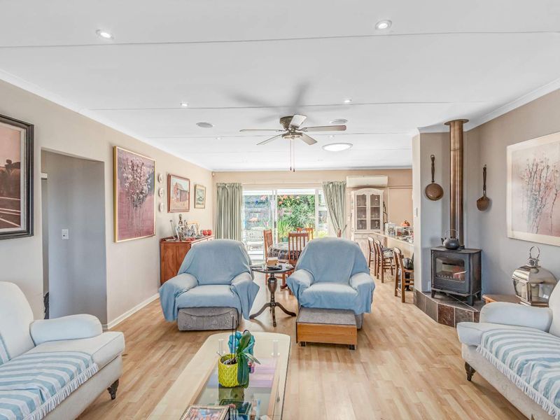 Peaceful Estate Living – 3-Bedroom, 2-Bathroom Home with Double Garage - Photo 6