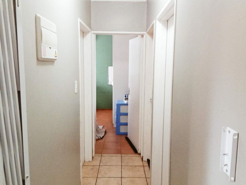 Spacious 3-Bedroom Townhouse in Secure, Sought-After Complex - Photo 9