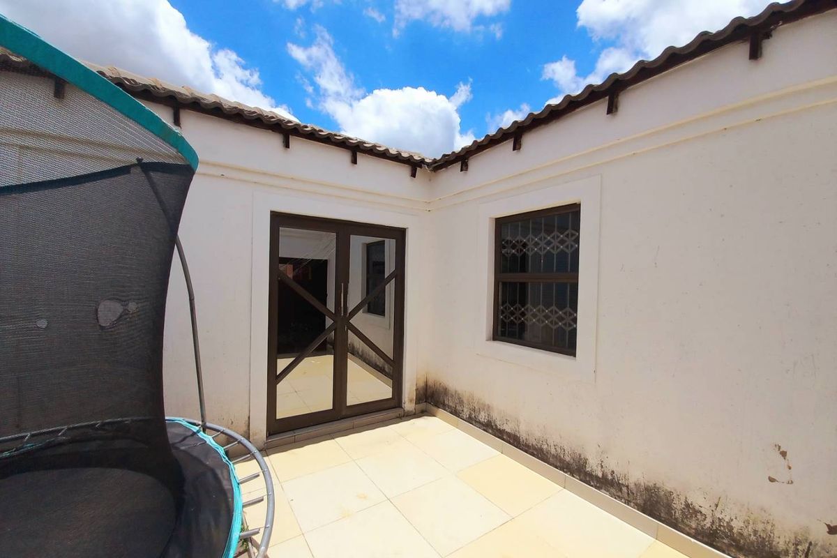 Three Bedrooms house for sale in Elandspoort - Photo 5