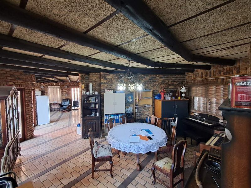 Renovators dream with income from Cellphone tower - Photo 8