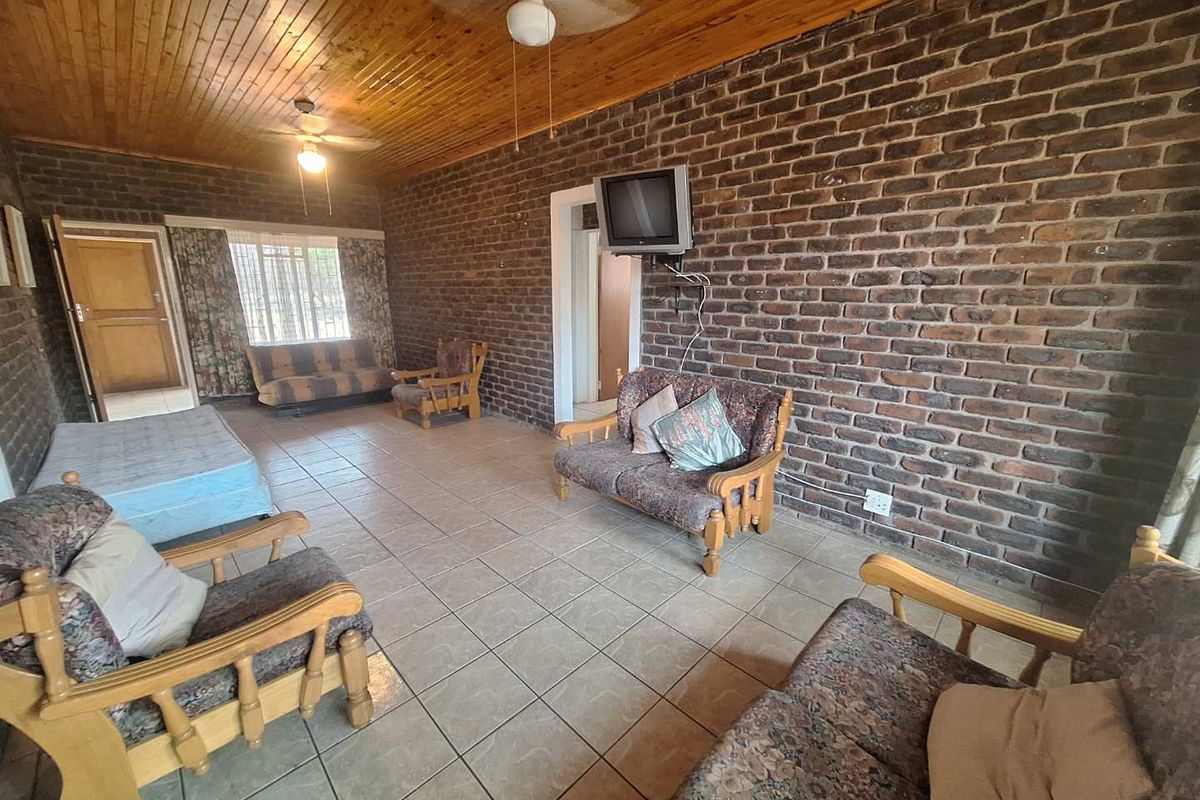 Transform This Fixer Upper And Make It Your Own - Photo 4