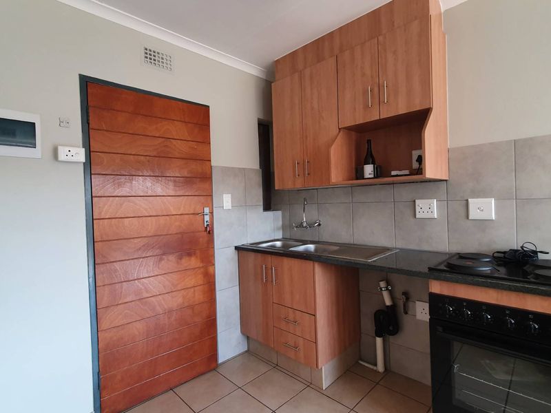 Affordable 2-Bedroom Apartment in Route 82 Village 3 – Convenience at Your Doorstep - Photo 3