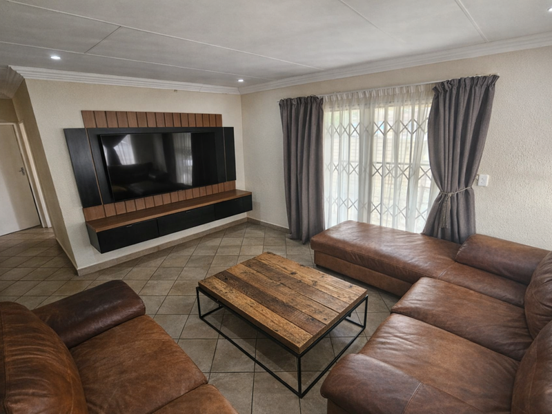 Discover your new home, modern and secure 3 bed in a secure estate - Photo 5