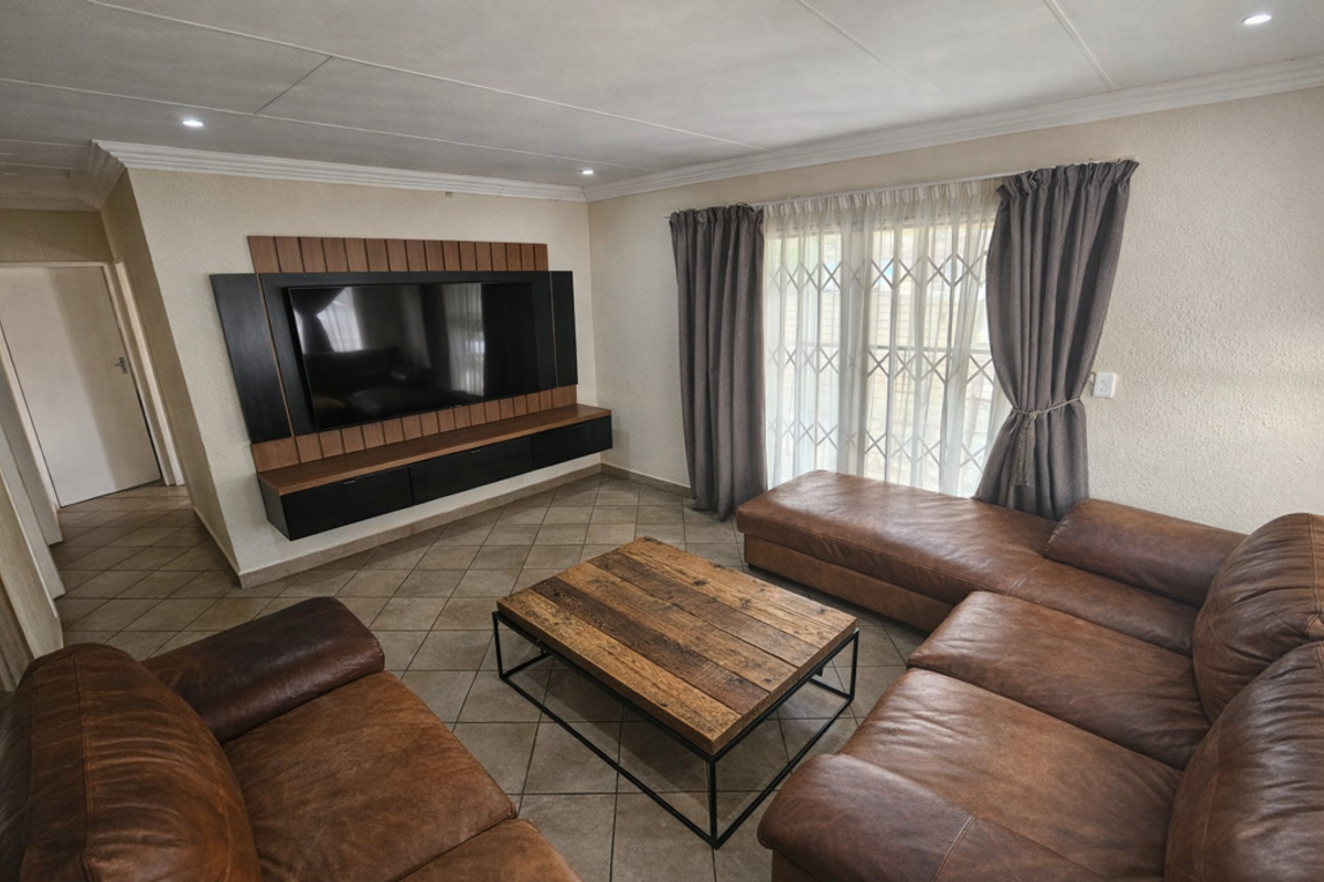 Discover your new home, modern and secure 3 bed in a secure estate - Photo 5