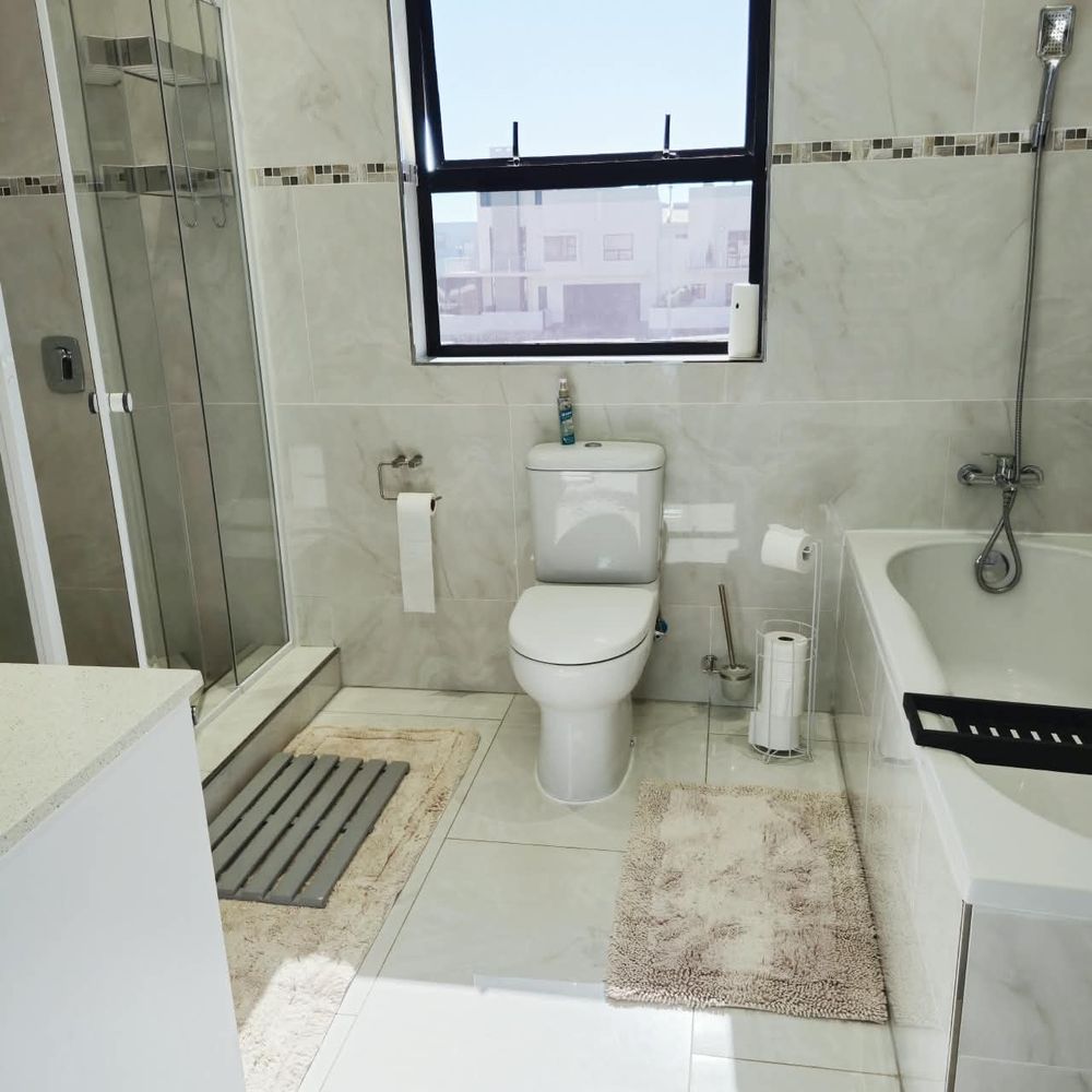 bedroom 2 en-suit bathroom 