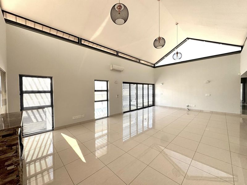 3 Bedroom House For Sale in Elisenheim - Photo 7