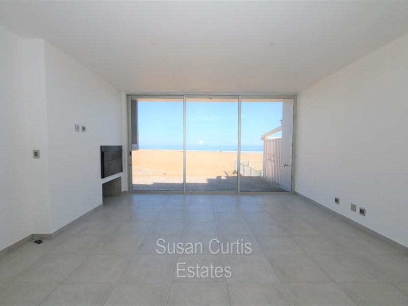 Beach front Townhouse - Photo 6