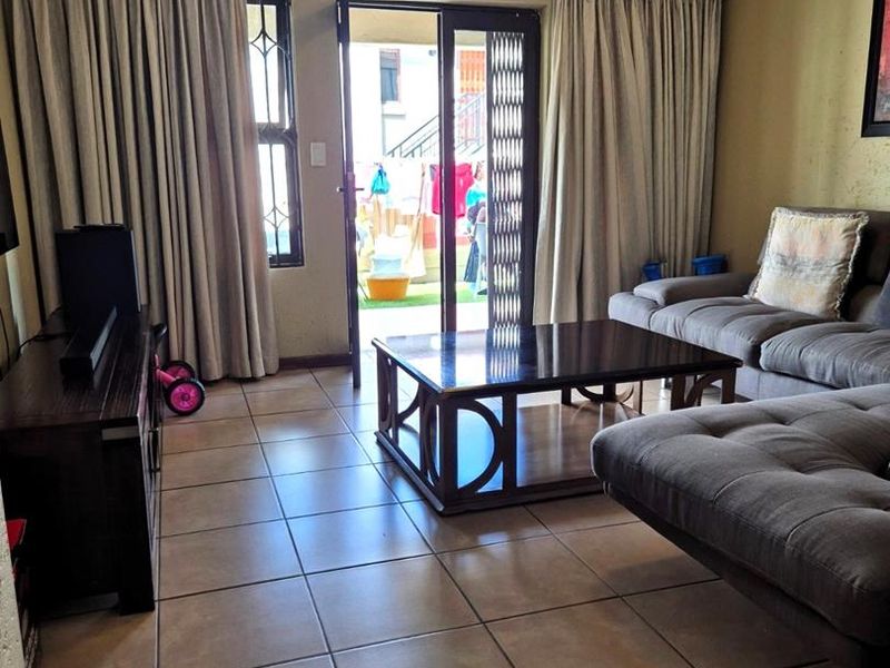 Location Meyersdal and lock up and go, with 24 hour security, what a pleasure. - Photo 6