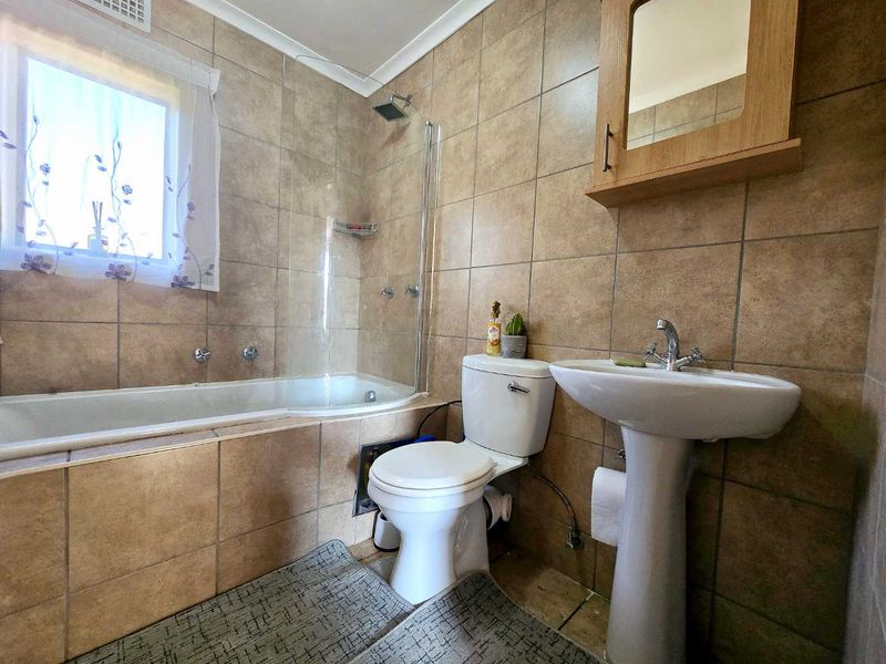 2 Bedroom Apartment for Sale in Olympus, Pretoria - Photo 7