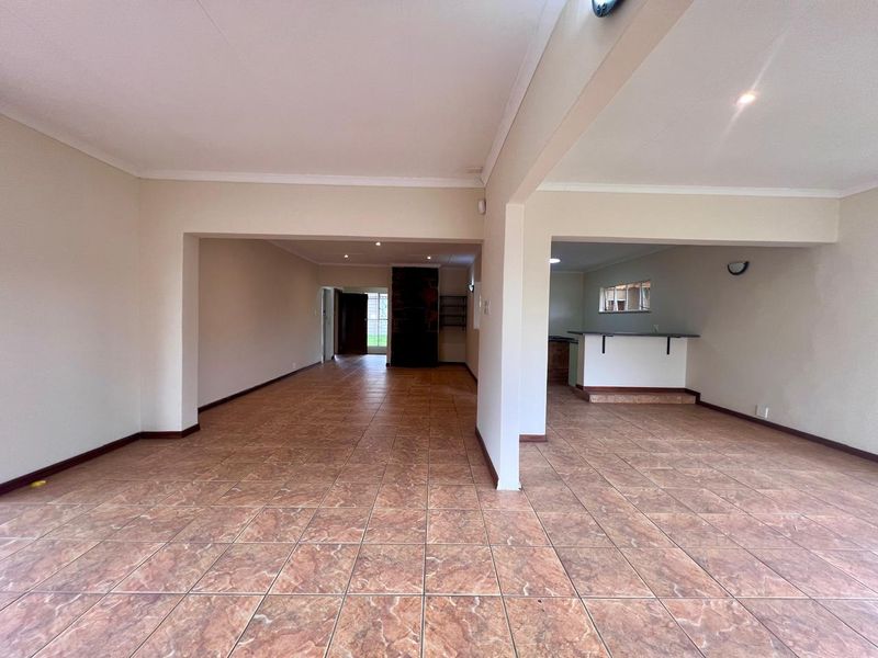 Neat as a Pin and Ready for Your Family. - Photo 6