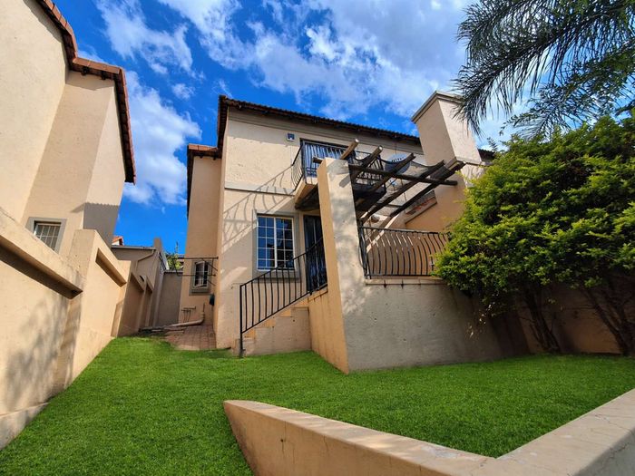 Property #2493606, Townhouse For Sale in La Montagne