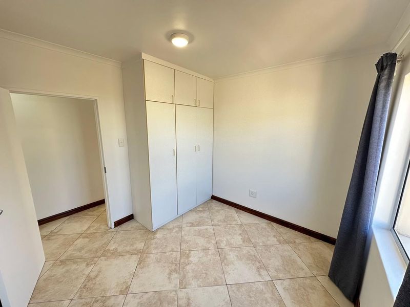 3 Bedroom House TO LET in Cimbebasia - Photo 7