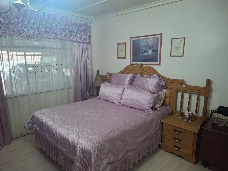 Secure 3 Bedroom Family Home with Flatlet in Colita, Estcourt - Photo 10