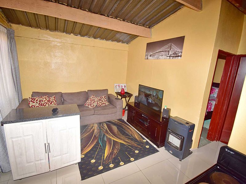 Well Priced Home - Photo 3