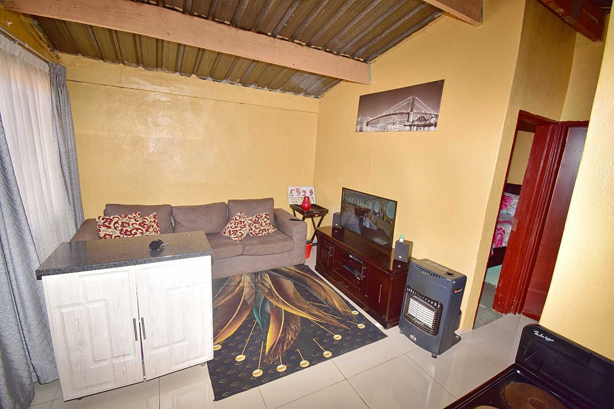 Well Priced Home - Photo 3