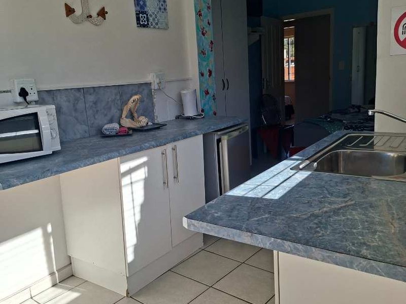 FOR SALE 🏡WELL-ESTABLISHED GUESTHOUSE - Photo 6