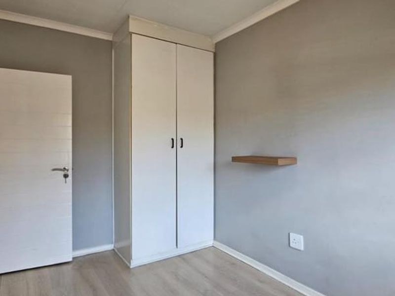 2 Bedroom Townhouse For Sale In New Redruth - Photo 8