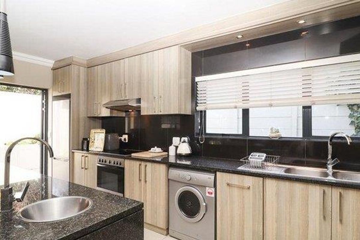 3-Bedroom Townhouse for Rent – St Baxter Complex, Central Durbanville - Photo 5