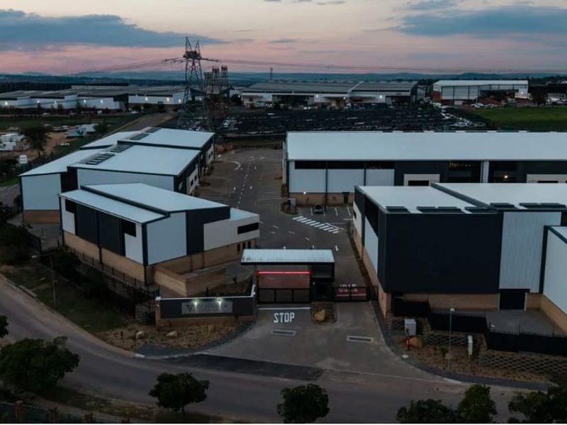 895m2 Samrand Warehouse To Let - Photo 7