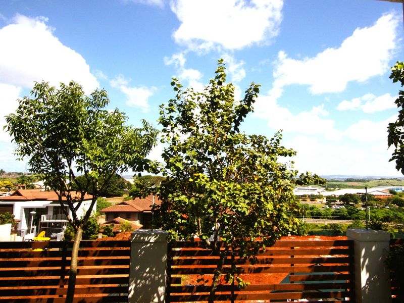 6 Bedroom Townhouse Izinga - Photo 4