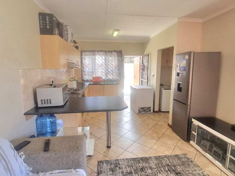 TOWNHOUSE IN OTJOMUISE EXT 4 - Photo 2