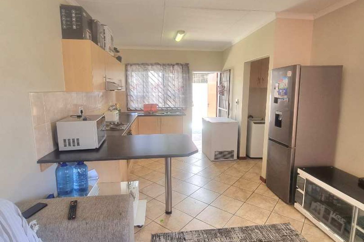 TOWNHOUSE IN OTJOMUISE EXT 4 - Photo 2