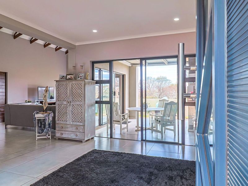 Modern convenience and natural tranquility - Photo 3