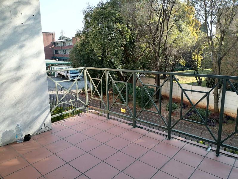 2 Bedroom Apartment in Oakwood Mews Germiston - Photo 9
