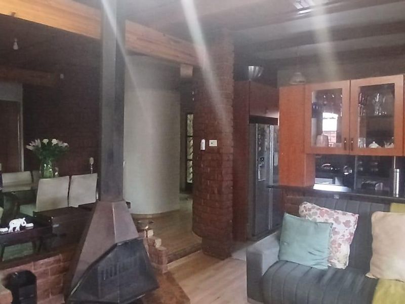 1. Spacious 4-Bed Family Home in Prime Neighborhood Awaits You   2. Discover Comfort & Privacy in This Stunning Family Residence   3. Your Dream 4-Bedroom Home - Photo 9