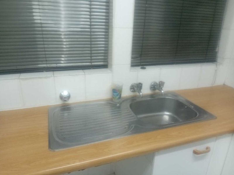 Ground floor two-bedroom apartment to let in Lakefield Manor - Photo 3