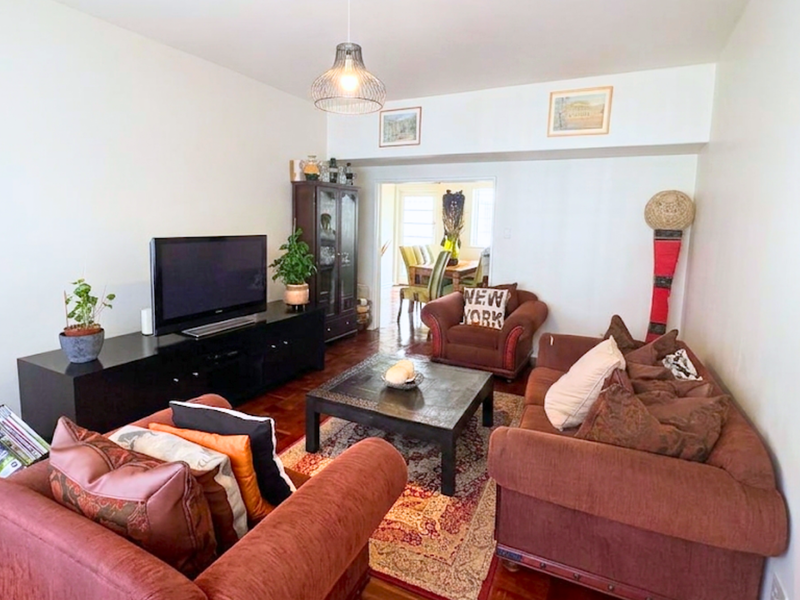 Prestigious Illovo Living – Spacious Apartment Just 1km from Rosebank - Photo 3