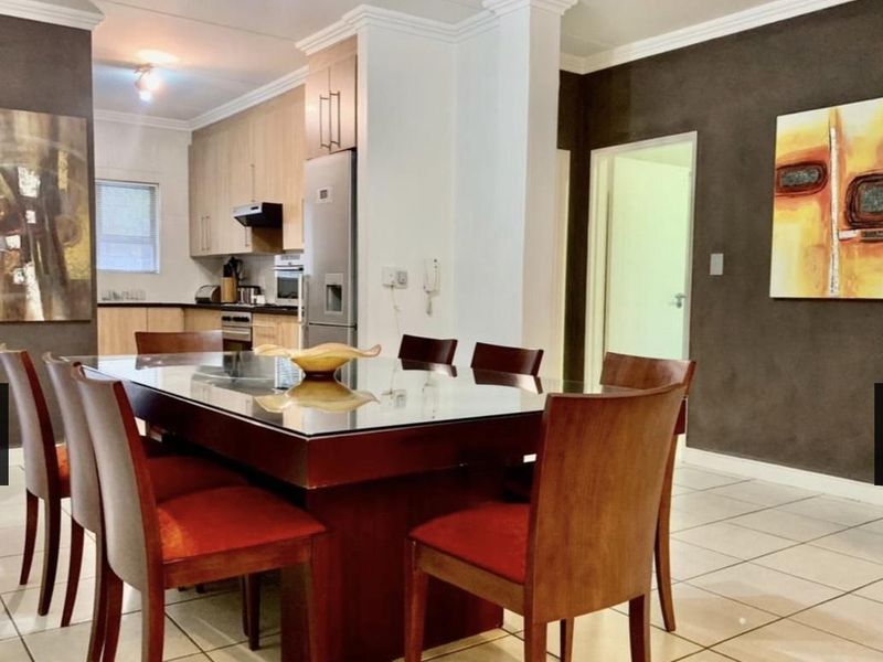 SPACIOUS  EXECUTIVE 2 BED 2 BATH FULLY FURNISHED TOWNHOUSE MORNINGSIDE - Photo 2